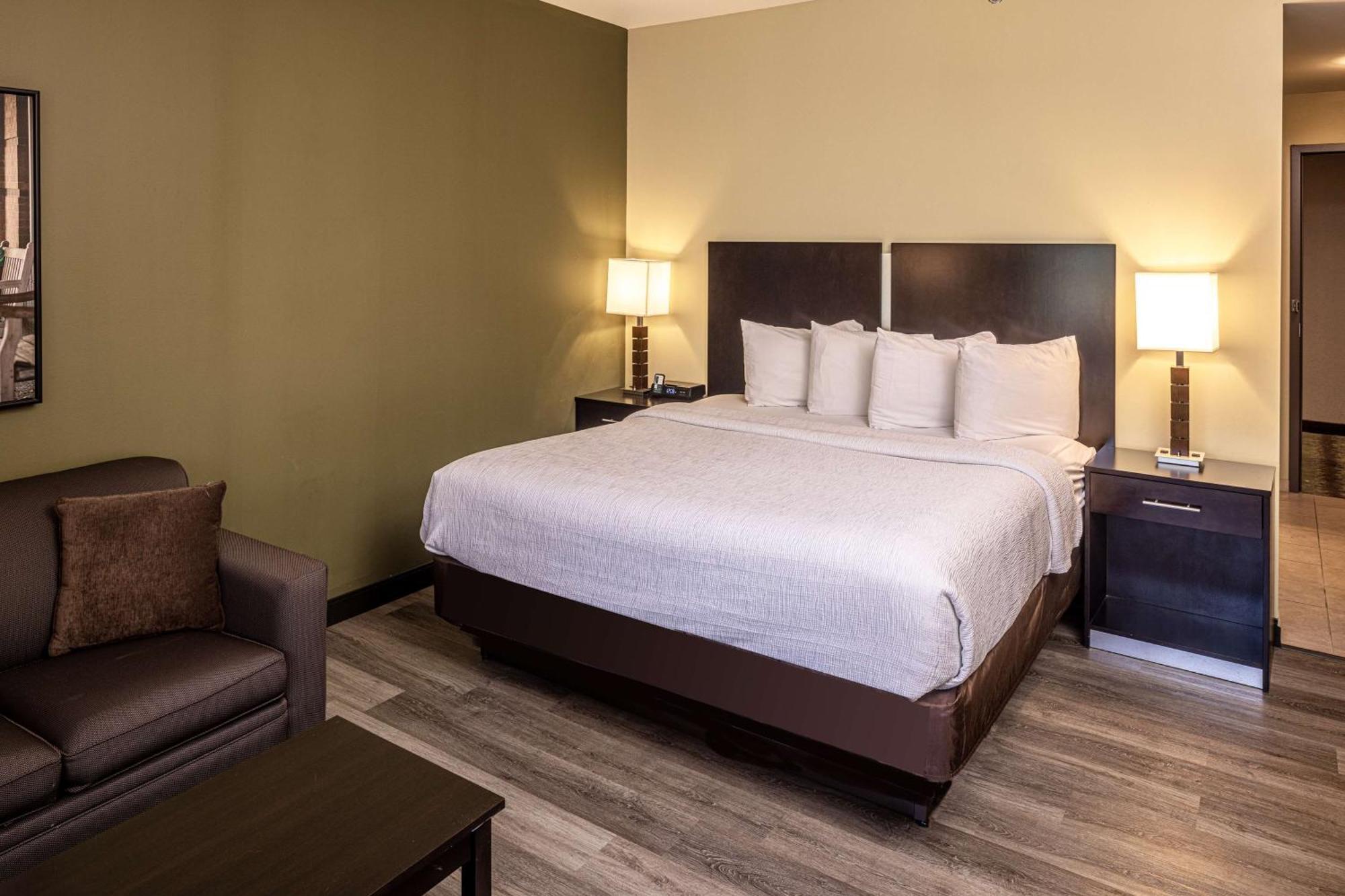 Western Franciscan Square Inn&suites Steubenville