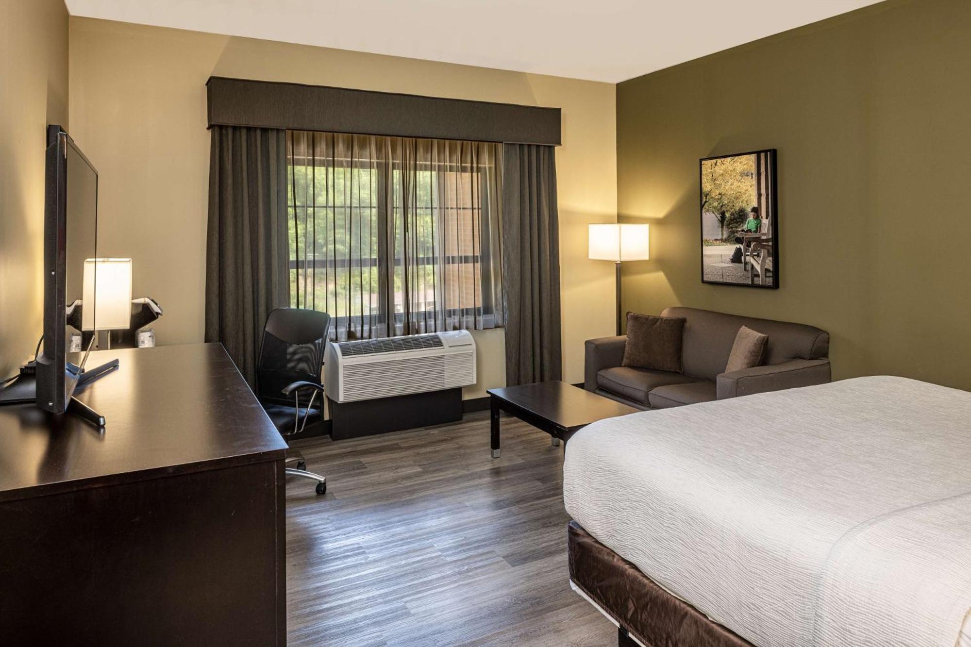 Best Western Plus Franciscan Square Inn & Suites Steubenville