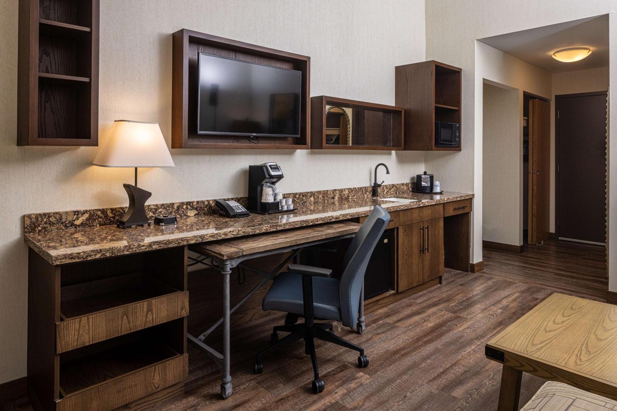 Western Franciscan Square Inn&suites Hotel 3*