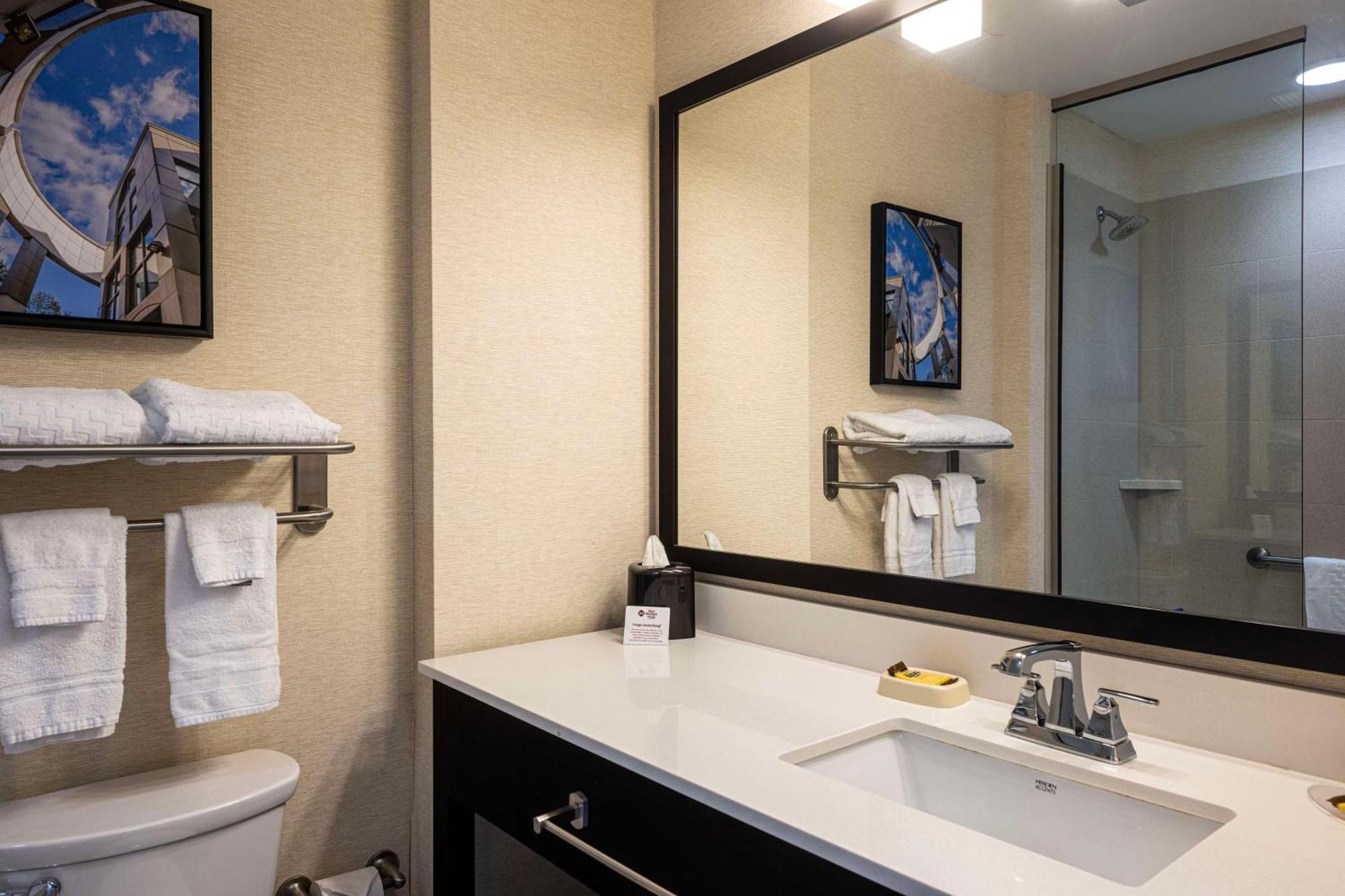 Hotel Best Western Plus Franciscan Square Inn & Suites Steubenville 3*