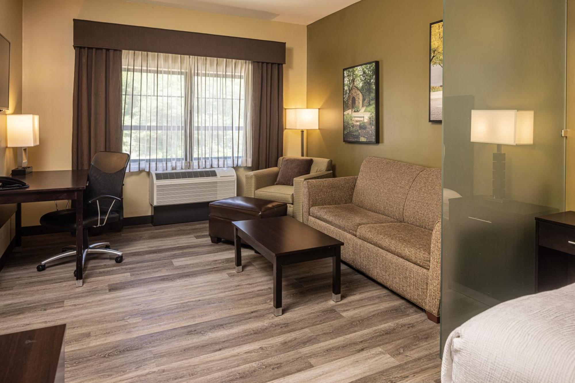 Western Franciscan Square Inn&suites Hotel Steubenville