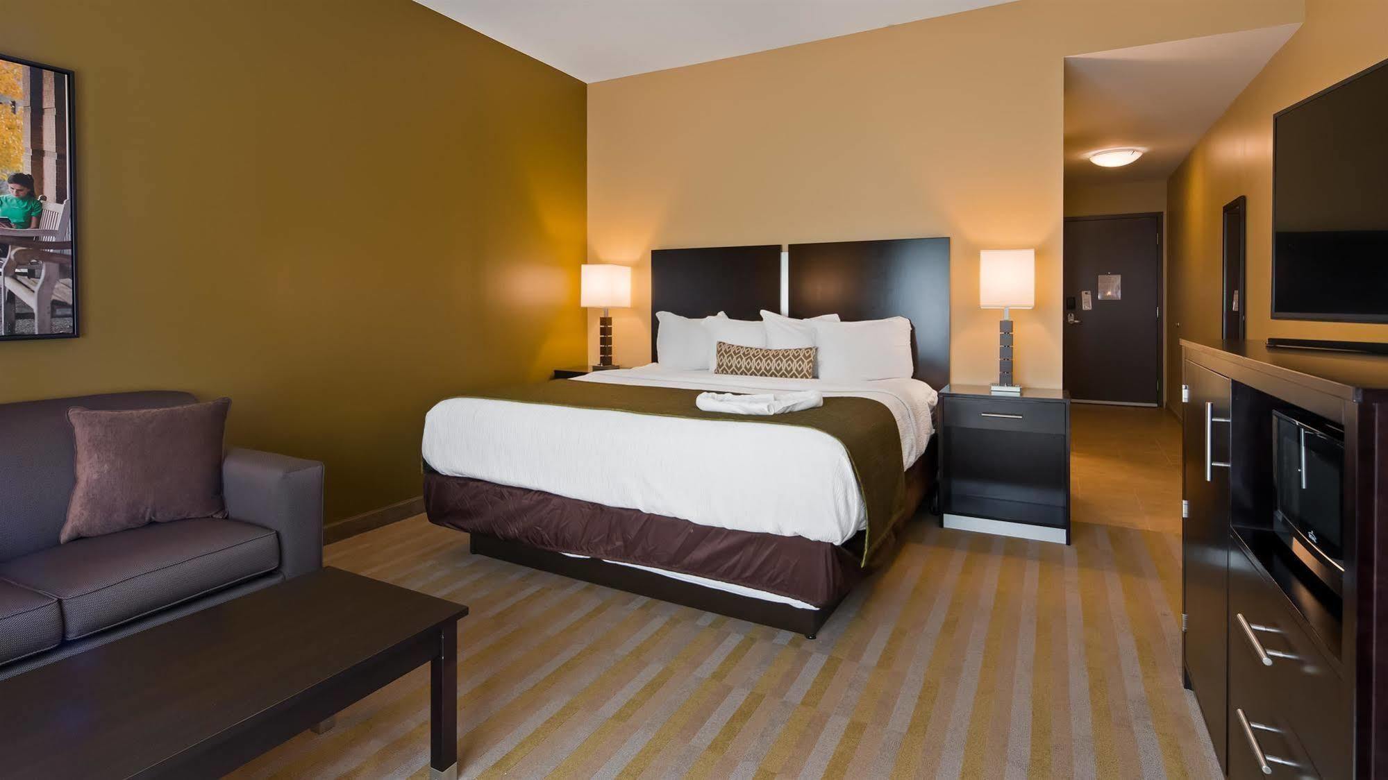 Western Franciscan Square Inn&suites Steubenville